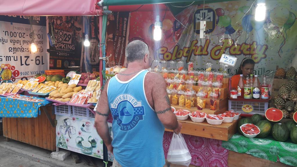 Casanova Inn Pattaya Extérieur photo